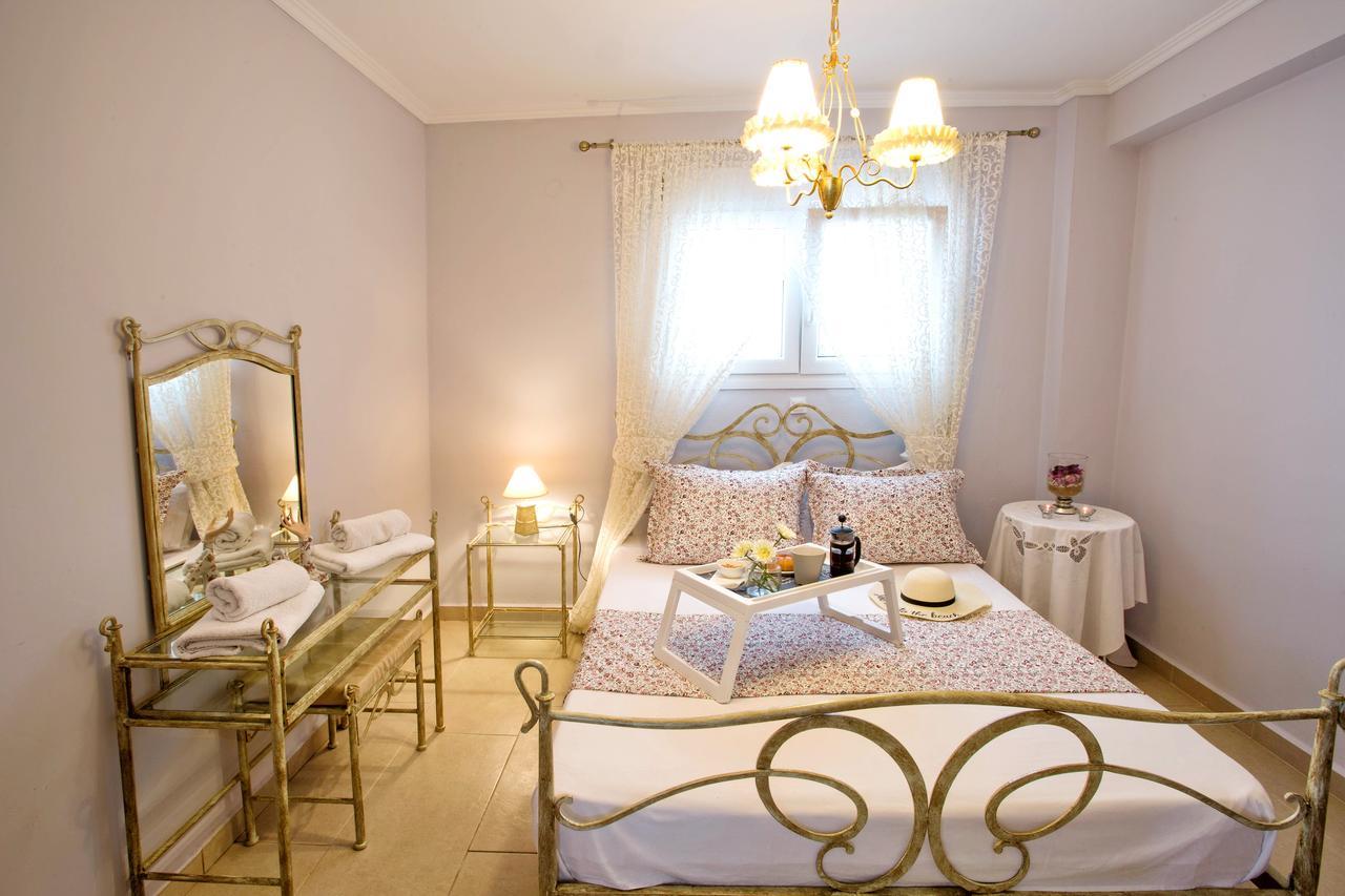 Golden Suites Ofrínion Exteriör bild