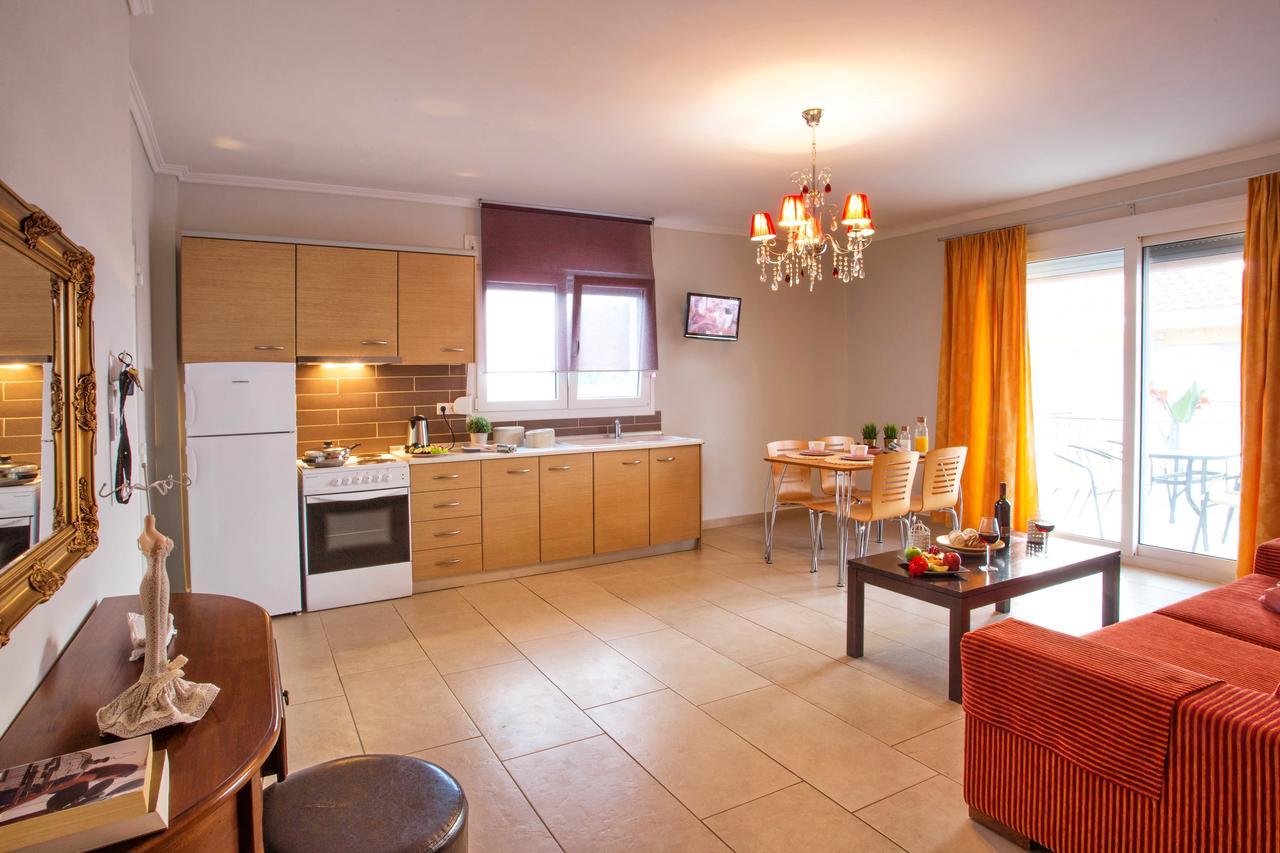 Golden Suites Ofrínion Exteriör bild