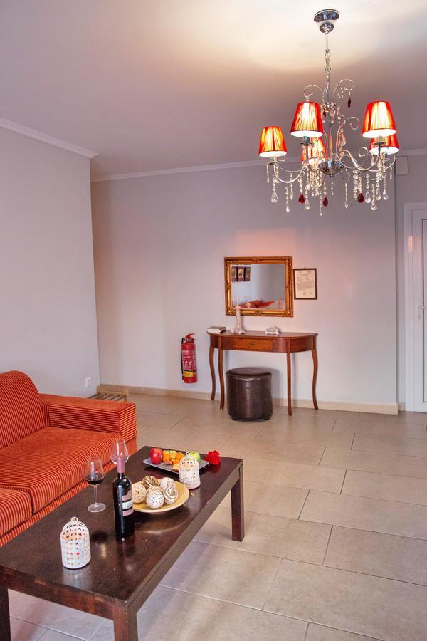 Golden Suites Ofrínion Exteriör bild